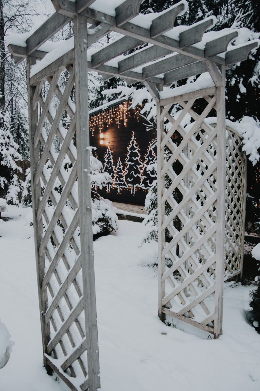 Коттедж (Уютный дом «Тристан»), Гостевой двор Лопановичъ Park