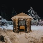 Коттедж (Уютный дом «Тристан»), Гостевой двор Лопановичъ Park