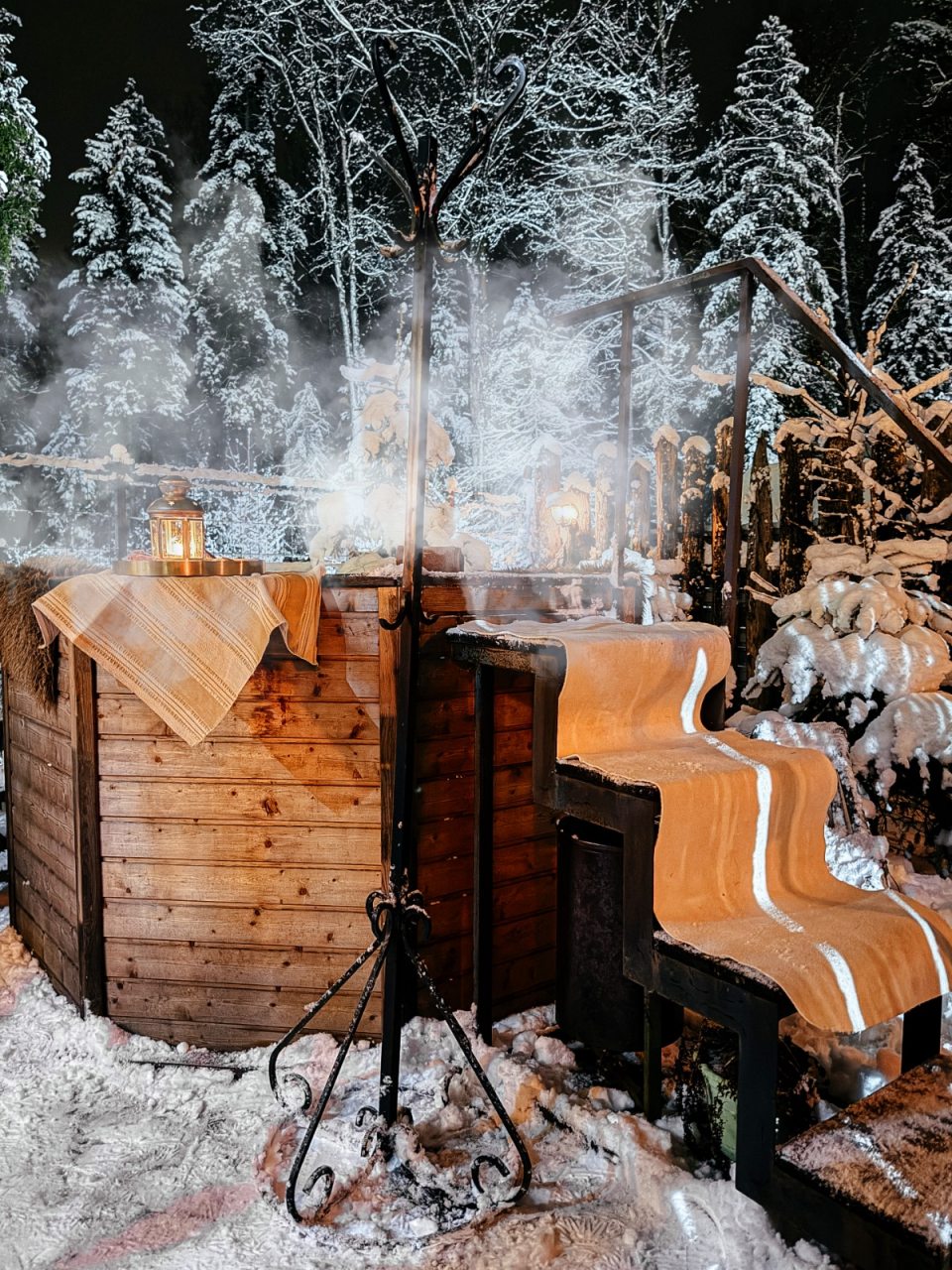 Коттедж (Уютный дом «Тристан»), Гостевой двор Лопановичъ Park