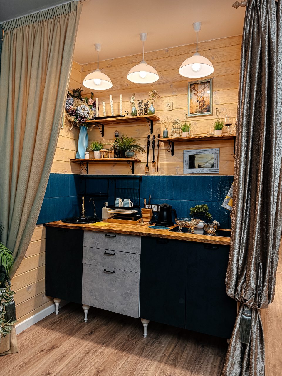 Коттедж (Уютный дом «Тристан»), Гостевой двор Лопановичъ Park