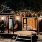 Коттедж (Уютный дом «Тристан»), Гостевой двор Лопановичъ Park