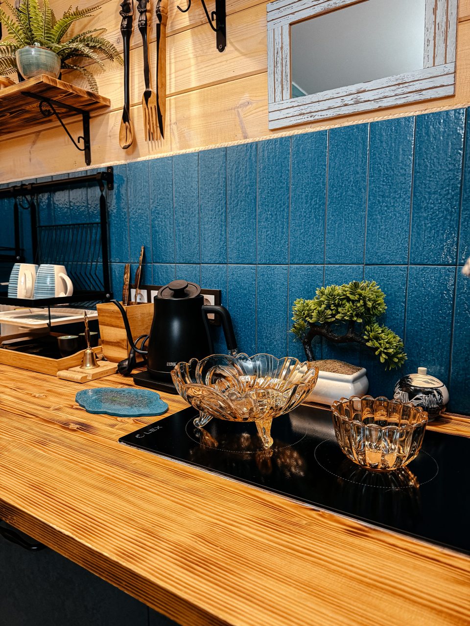 Коттедж (Уютный дом «Тристан»), Гостевой двор Лопановичъ Park