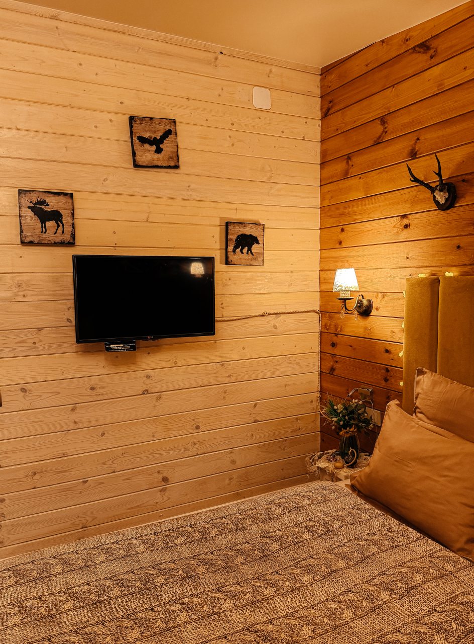 Коттедж (Уютный дом «Тристан»), Гостевой двор Лопановичъ Park