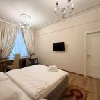 Восьмиместный (Красивые 4-комнатные апартаменты в центре Минска (пр-т Независимости, 23)), Апартаменты Home Apart пр-т Независимости 22-23