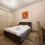 Восьмиместный (Красивые 4-комнатные апартаменты в центре Минска (пр-т Независимости, 23)), Апартаменты Home Apart пр-т Независимости 22-23