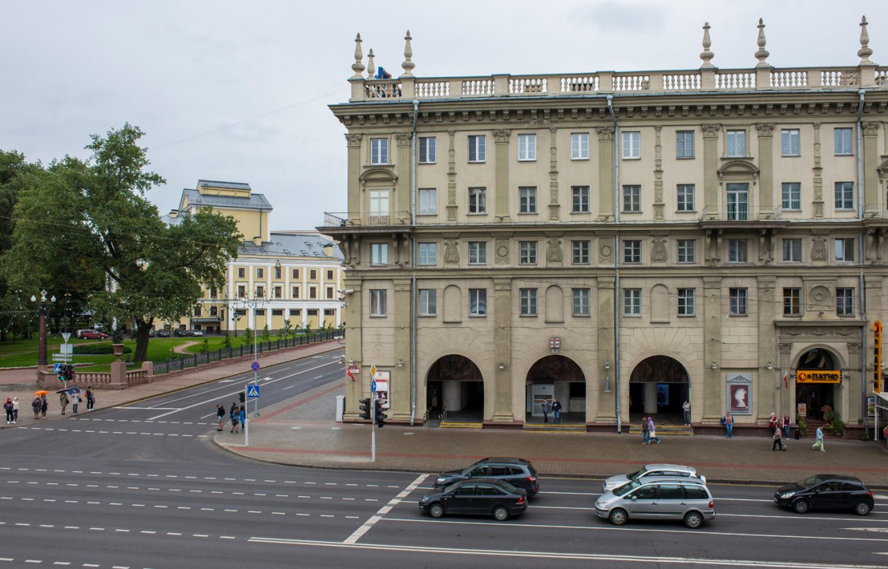 Восьмиместный (Красивые 4-комнатные апартаменты в центре Минска (пр-т Независимости, 23)), Апартаменты Home Apart пр-т Независимости 22-23