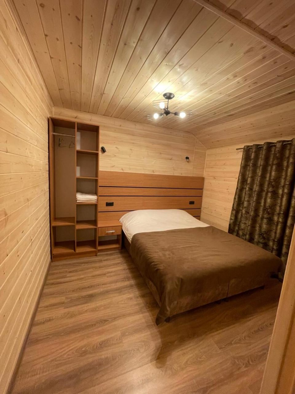 Коттедж (Двухэтажный дом), Гостиничный комплекс Экосфера