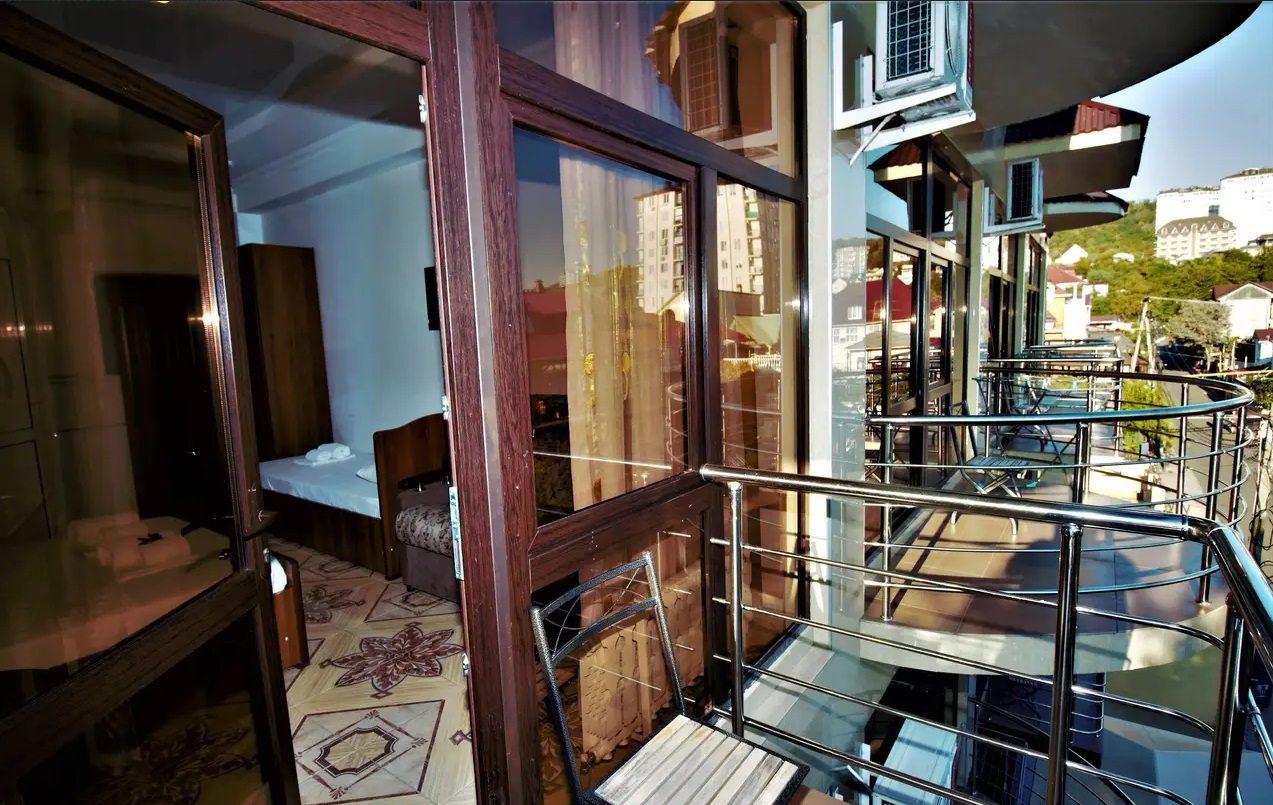 Трёхместный и более (Трёхместный с балконом), Гостевой дом Магнолия