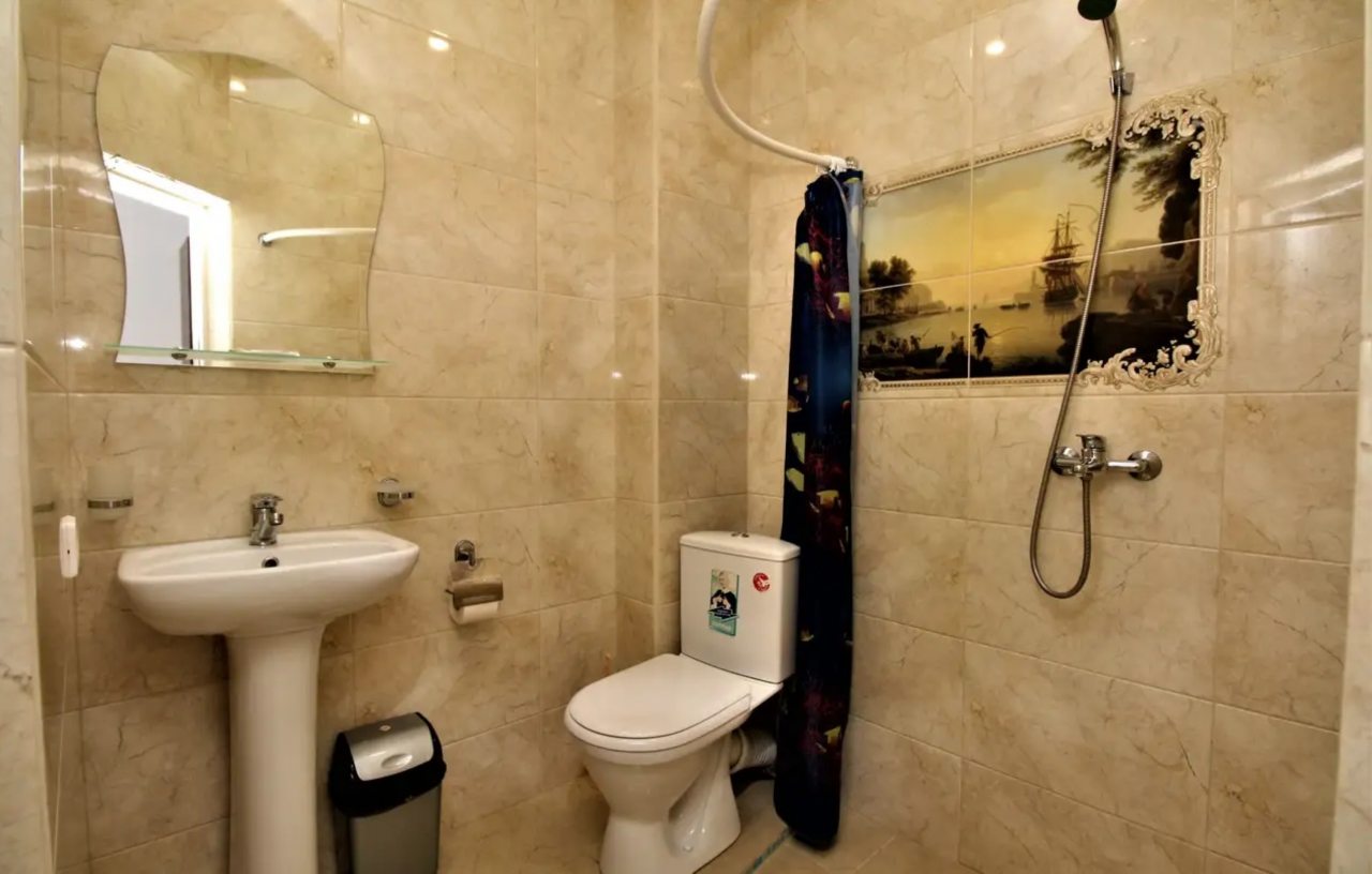 Трёхместный и более (Трехместный с тремя раздельными кроватями и с балконом), Гостевой дом Магнолия