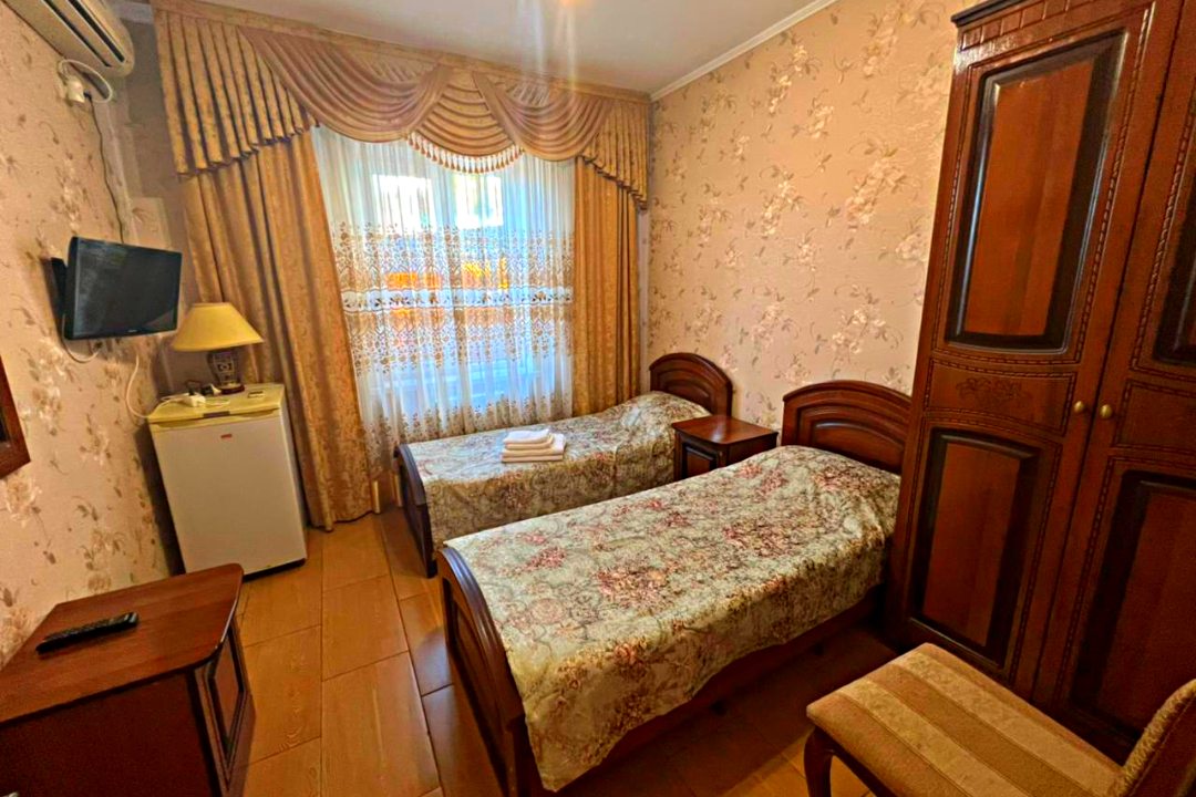 Двухместный (Двухместный стандарт с двумя односпальными кроватями) мини-отеля Черномор, Адлер