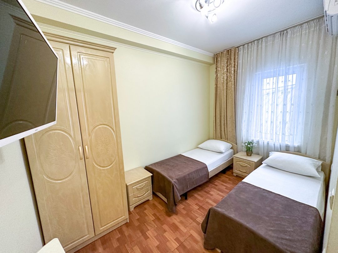 Пятиместный (Пятиместный номер с 2 комнатами) отеля Marco Polo, Сочи