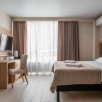 Трёхместный и более (Четырехместный стандарт), Отель Leon Hotels