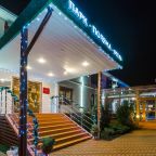 Главный корпус и зимний бассейн