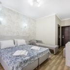 Трехместный (Комфорт с балконом), Отель White Hotel