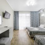 Трехместный (Комфорт с балконом), Отель White Hotel