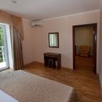 Пятиместный (Комфорт двухкомнатный с видом на море), Гостевой дом Райская Гавань