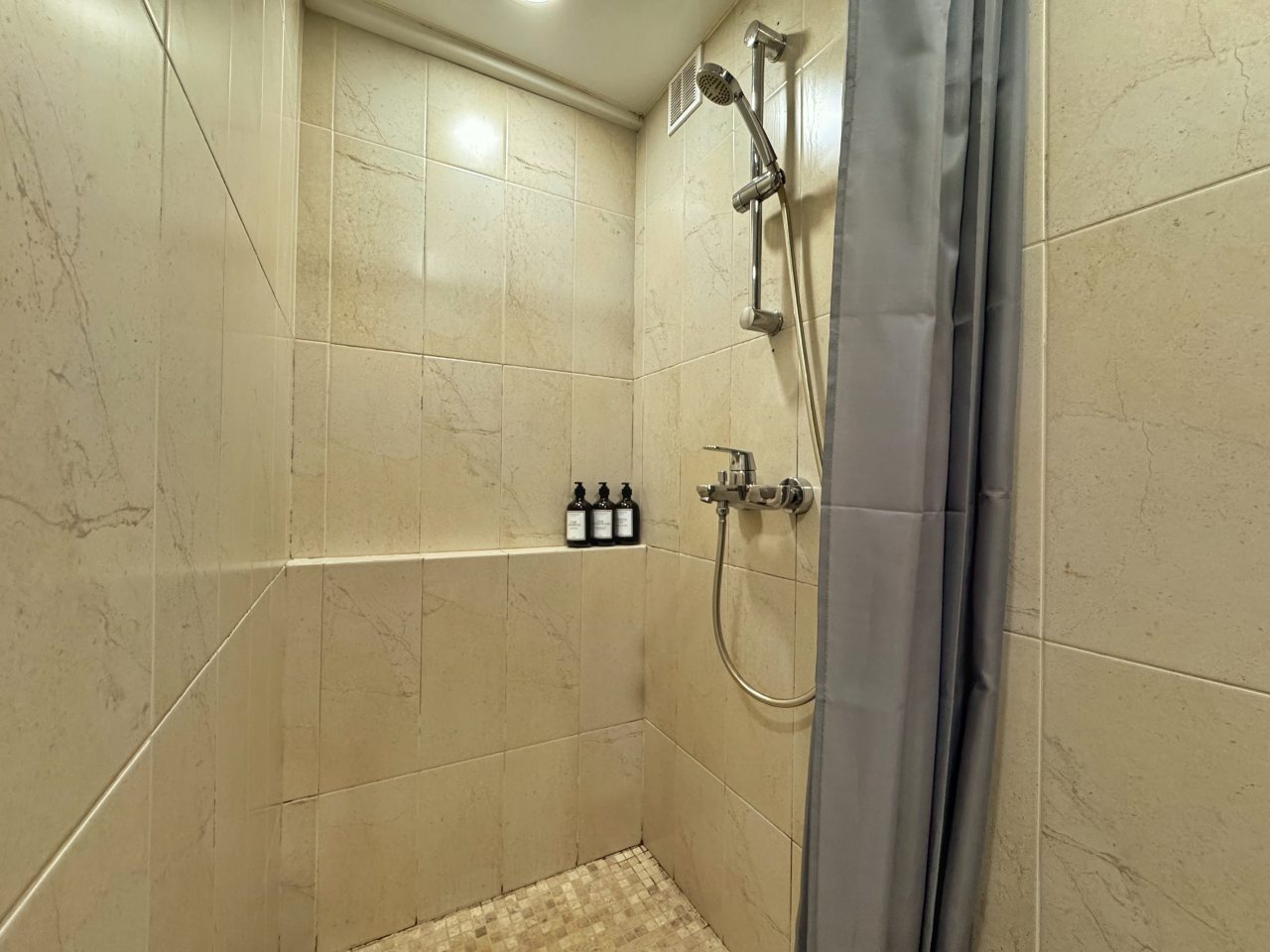 Апартаменты (Apart-Comfort Максимова 5), Апартаменты Apart-Comfort Максимова 5