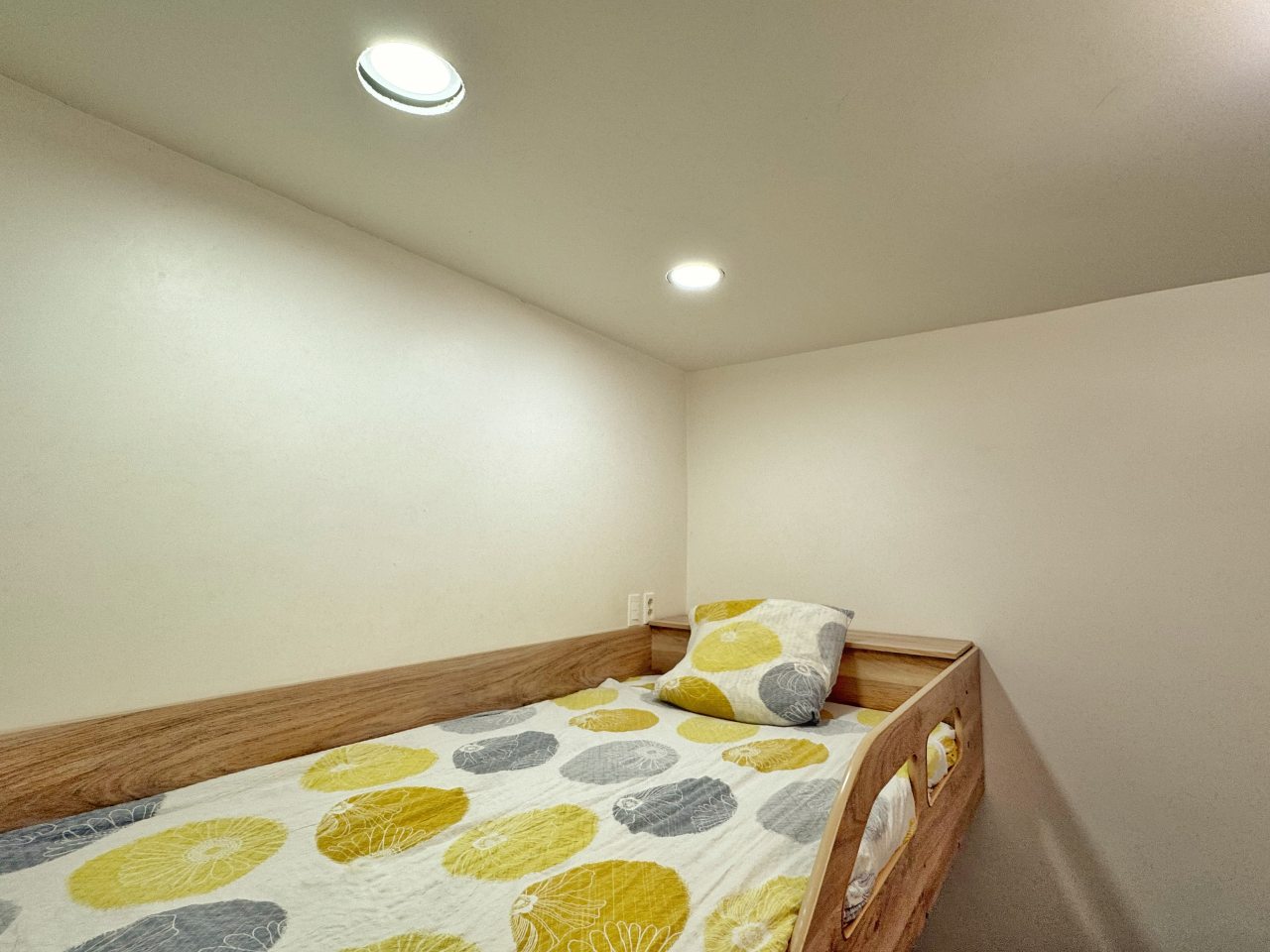 Апартаменты (Apart-Comfort Максимова 5), Апартаменты Apart-Comfort Максимова 5