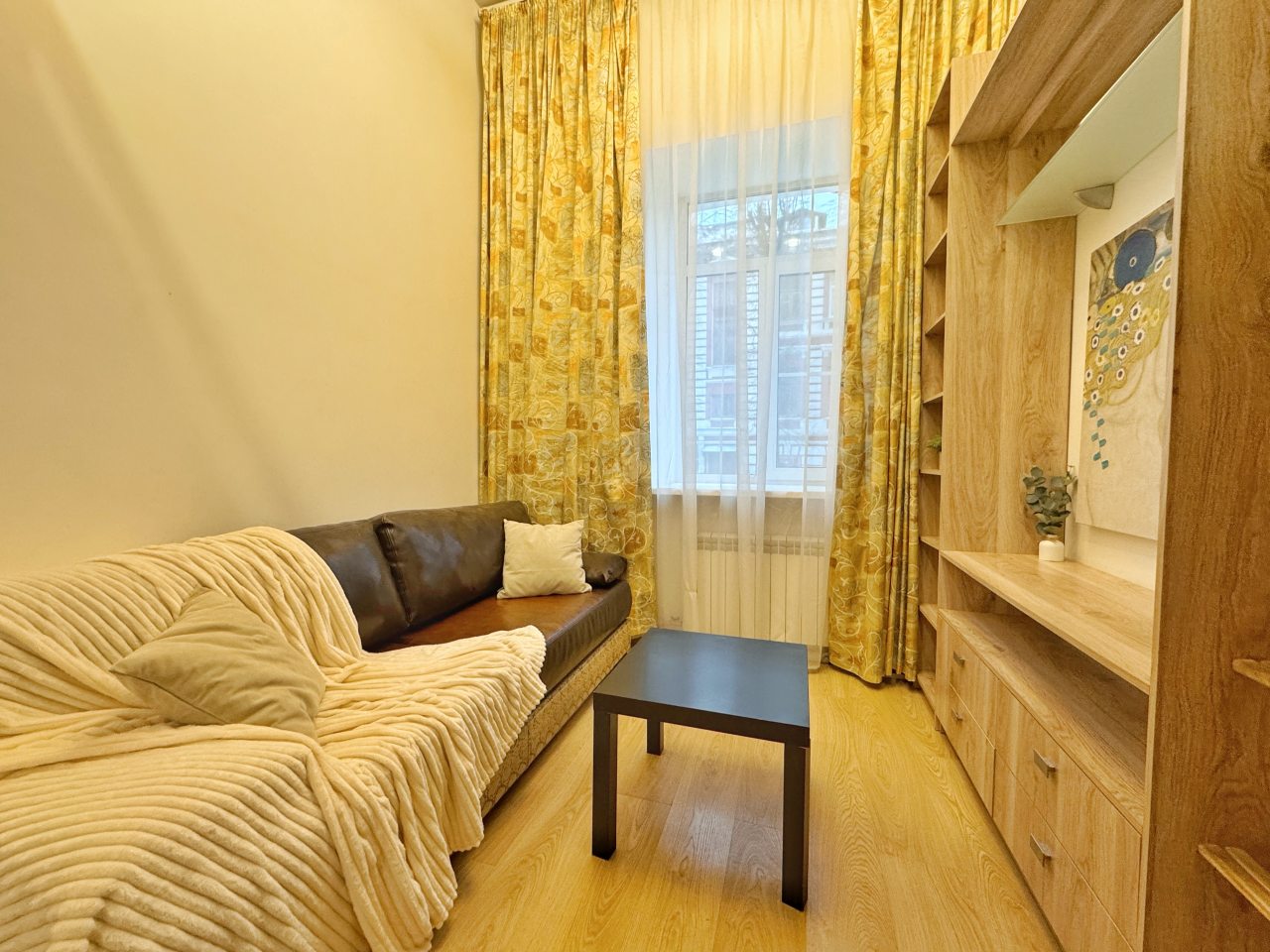 Апартаменты (Apart-Comfort Максимова 5), Апартаменты Apart-Comfort Максимова 5