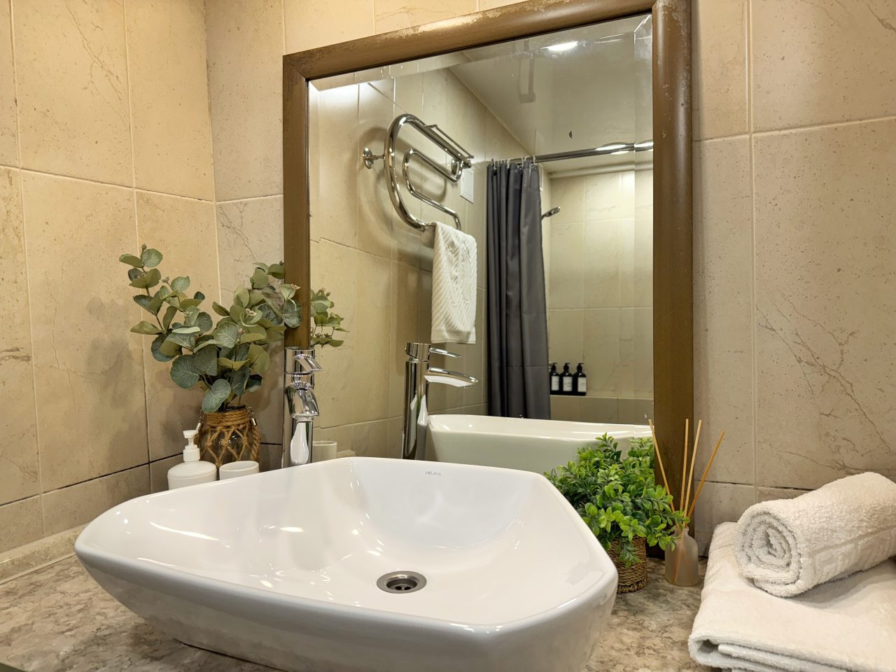 Апартаменты (Apart-Comfort Максимова 5), Апартаменты Apart-Comfort Максимова 5