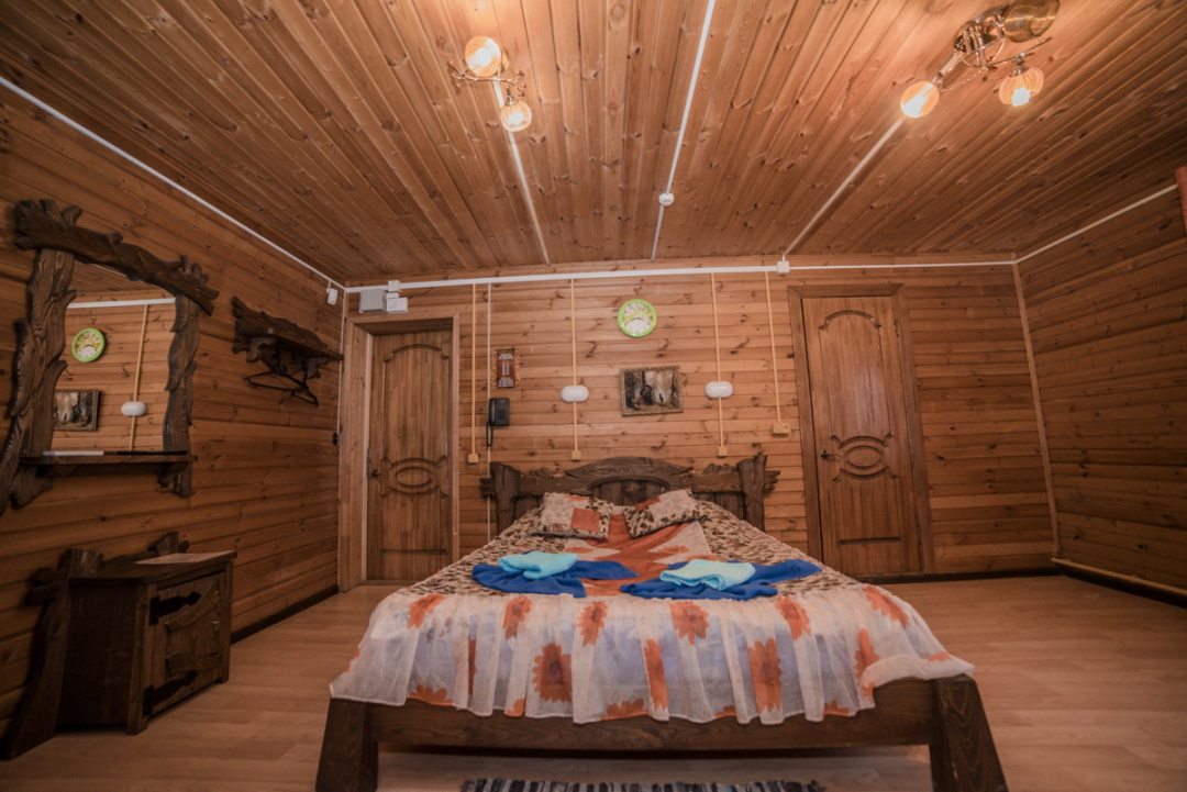 Двухместный (Двухместный с 1 двухспальной кроватью) гостиницы Валенок, Апраксино