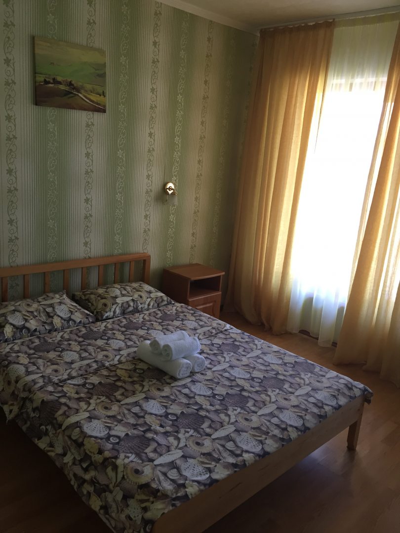 Трёхместный и более (Семейный на третьем этаже) гостевого дома Катюша на Подгорной, Малореченское, Крым