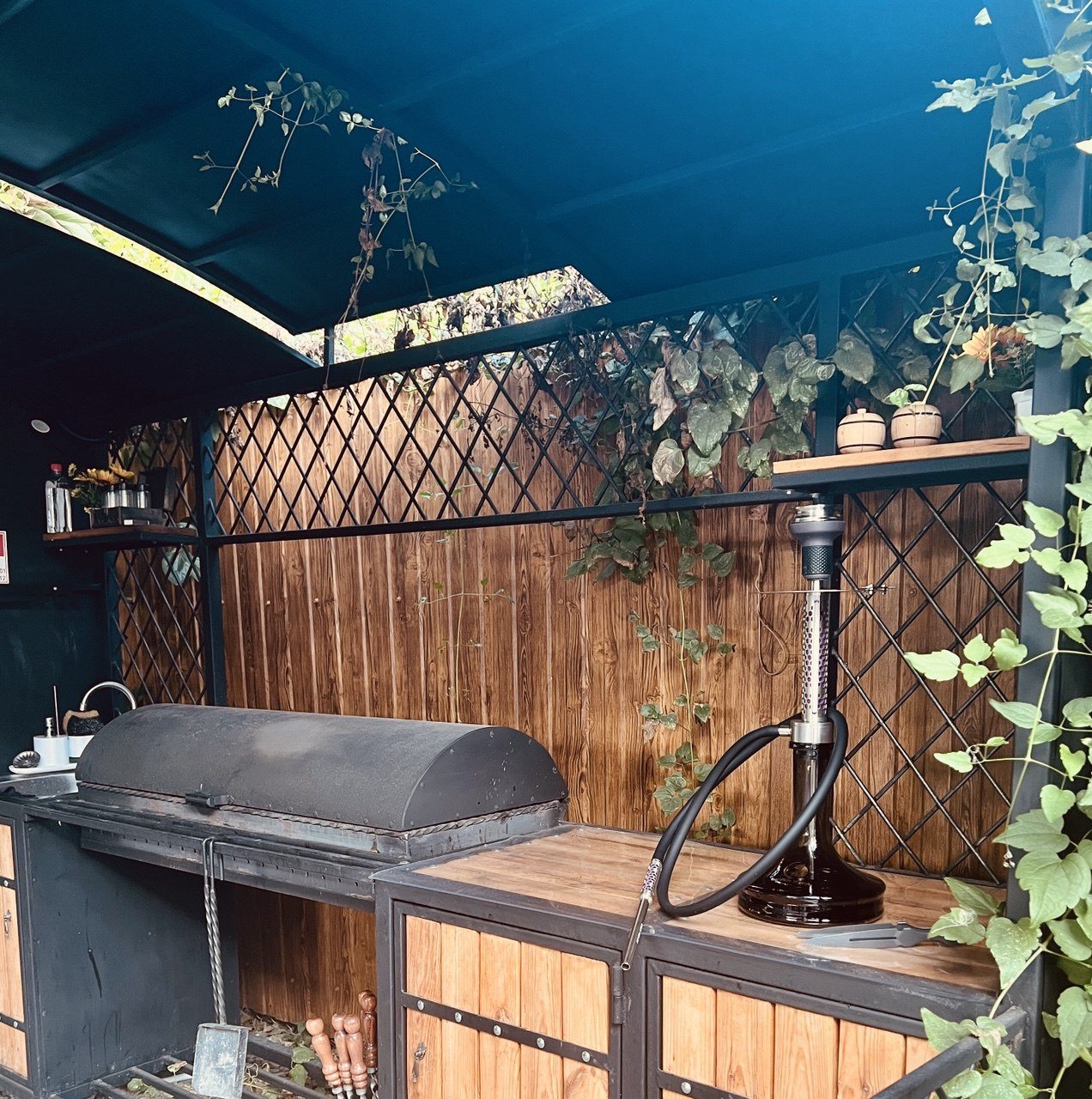 Мангал, беседка, кальян