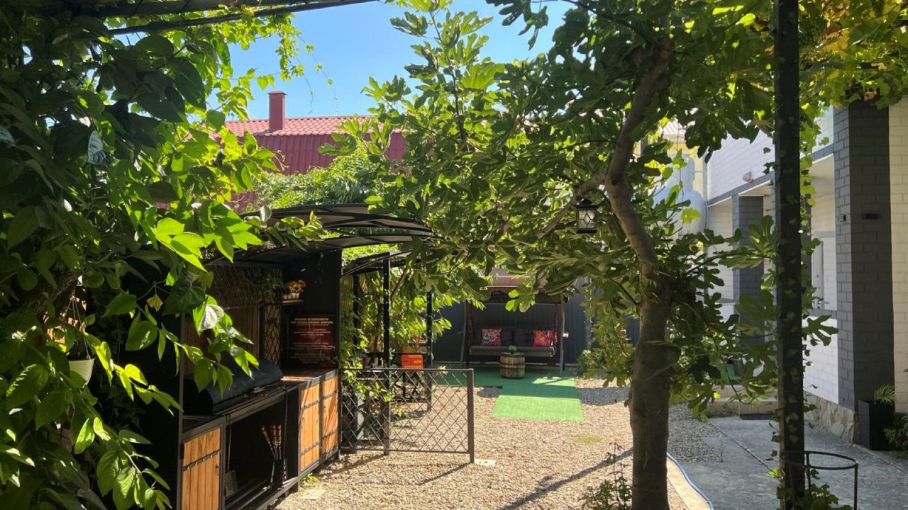 Апартаменты (Изумруд у моря в Геленджике), Гостевой дом Rafaela