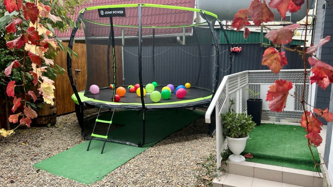 Дом (Коралл в центре Геленджика у моря), Гостевой дом Rafaela