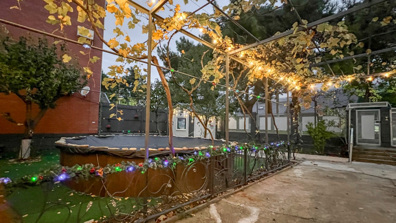 Апартаменты (Жемчуг в центре Геленджика), Коттедж Rafaela