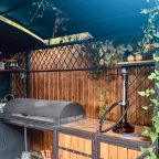 Апартаменты (Изумруд у моря в Геленджике), Коттедж Rafaela