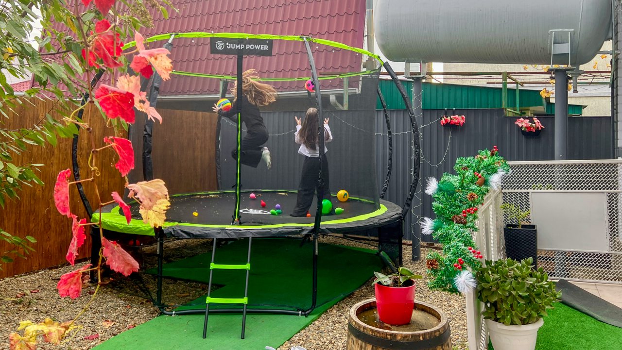 Апартаменты (Изумруд у моря в Геленджике), Коттедж Rafaela