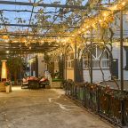 Вид на сад, Коттедж Rafaela