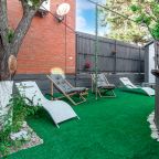 Шезлонги, Коттедж Rafaela