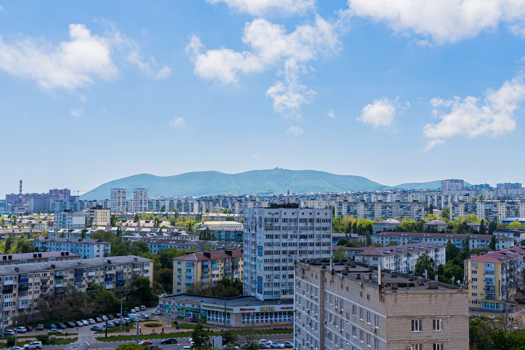 Вид на горы, На улице Суворовской LetoApart