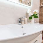 Апартаменты (С современным ремонтом от LetoApart), На улице Суворовской LetoApart