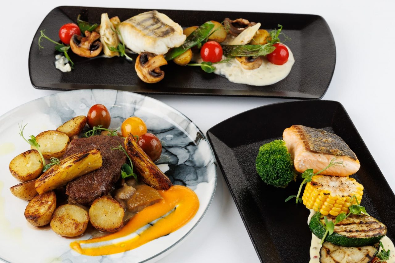 Доставка еды и напитков в номер, Отель Helen