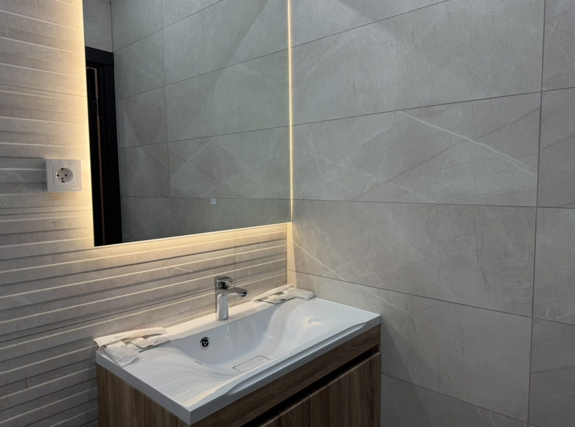 De Luxe (Делюкс), Гостиница Олимпиада