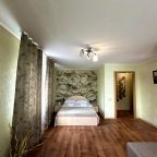 Трехместный (Комфорт в тихом районе), Апартаменты Калина с видом на Сады