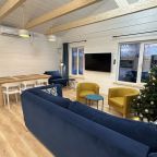 Коттедж (Дом "Утренний туман"), Загородный дом Reo Rest