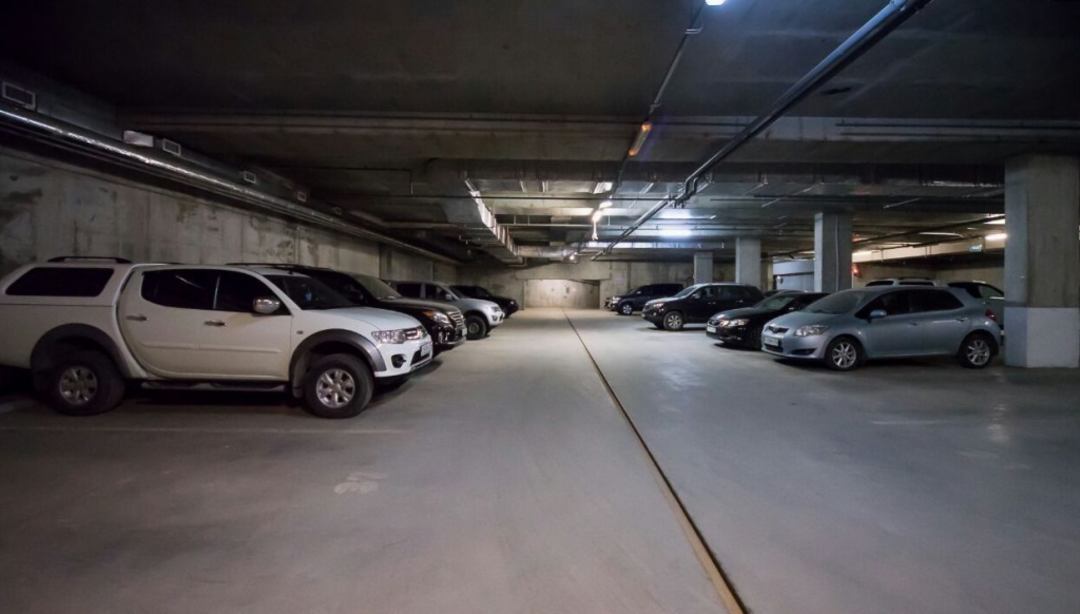 Подземный паркинг, ограниченное количество мест, Доходный дом Resident