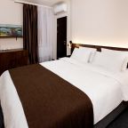 Современный номер в стиле ЛОФТ с новым дизайном в отеле