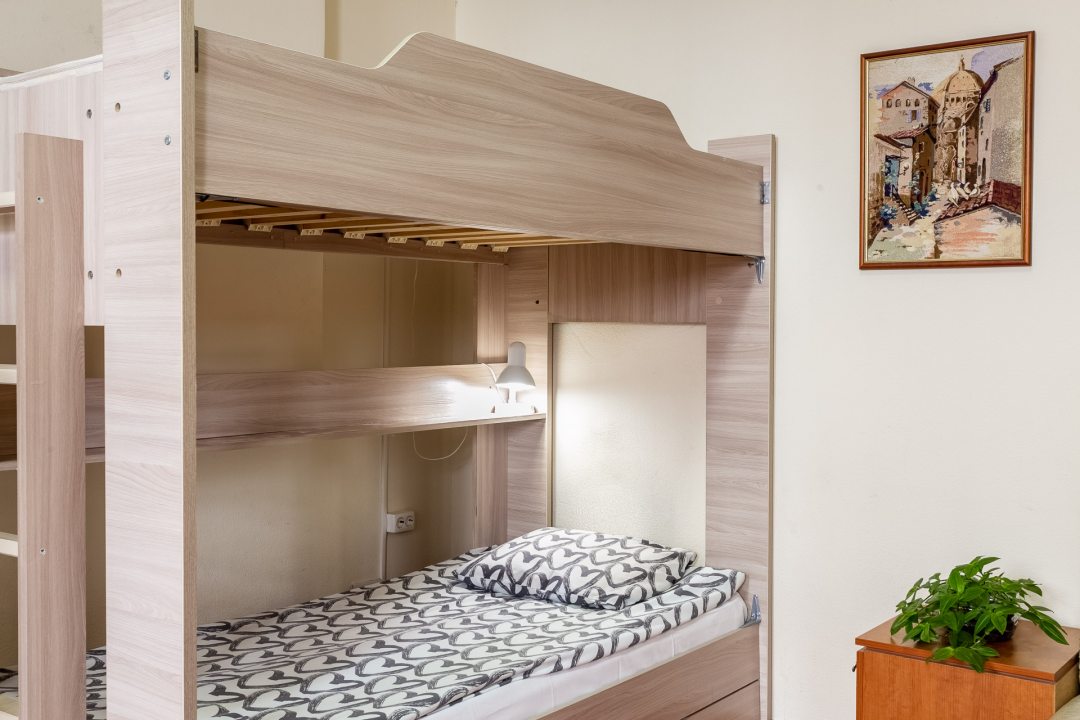 Трёхместный и более (Кровать в 4-местном женском номере) хостела Три Совы, Санкт-Петербург