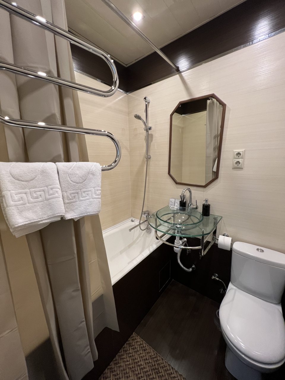 Апартаменты (Квартира-студия 48м² комфорт класса с евроремонтом (9 этаж)), Апартаменты UraganAPART на Новокузнецкой