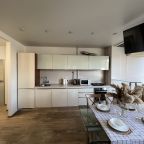 Апартаменты (Квартира-студия 48м² комфорт класса с евроремонтом (9 этаж)), Апартаменты UraganAPART на Новокузнецкой