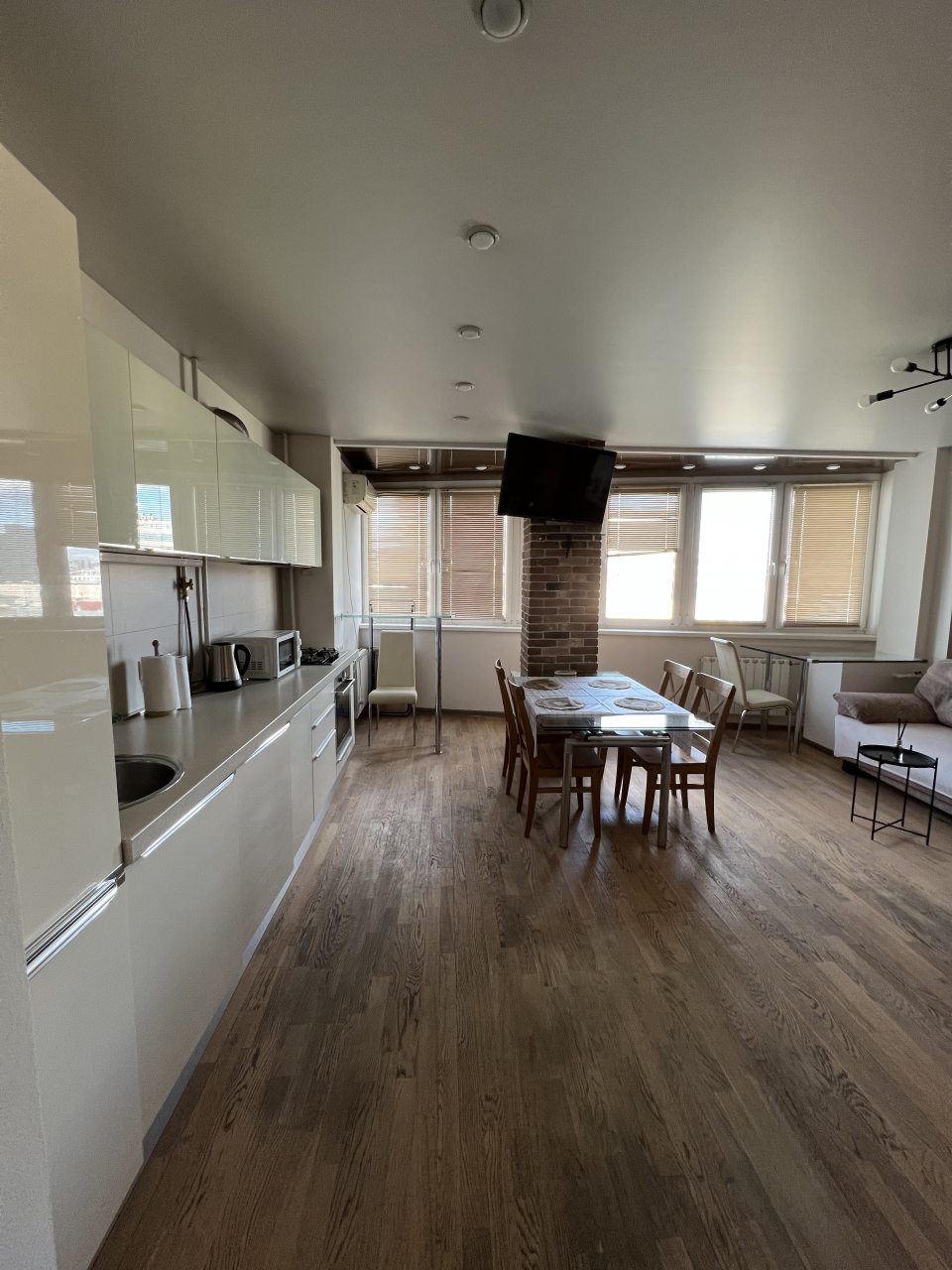 Апартаменты (Квартира-студия 48м² комфорт класса с евроремонтом (9 этаж)), Апартаменты UraganAPART на Новокузнецкой