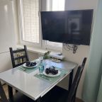 Апартаменты (Квартира-студия 45м² комфорт класса с евроремонтом (6 этаж)), Апартаменты UraganAPART на Новокузнецкой