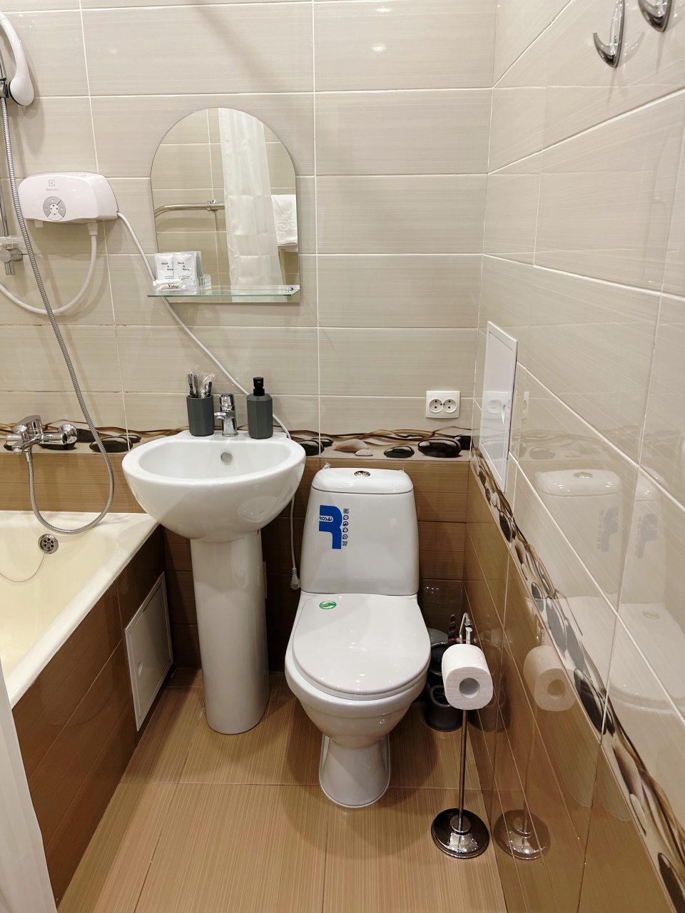 Апартаменты (Квартира-студия 45м² комфорт класса с евроремонтом (6 этаж)), Апартаменты UraganAPART на Новокузнецкой