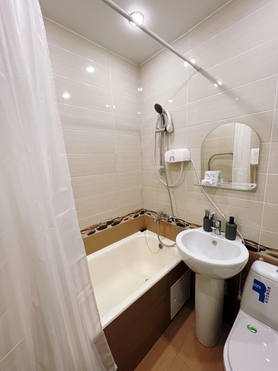 Все необходимые гигиенические принадлежности и полотенца