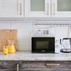 Апартаменты (UraganAPART Воздушно чудо), Апартаменты UraganAPART на Мукомольном